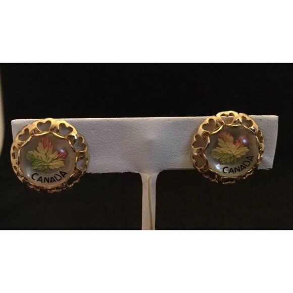 Vintage BM Co Canada Maple Leaf Red Green Screw Back Earrings Gold Tone - Picture 2 of 6